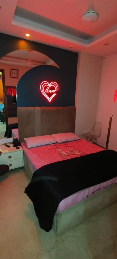 Vinanda Home Stay New Delhi Buitenkant foto