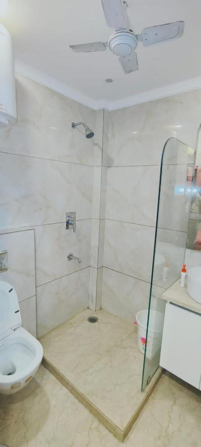 Vinanda Home Stay New Delhi Buitenkant foto